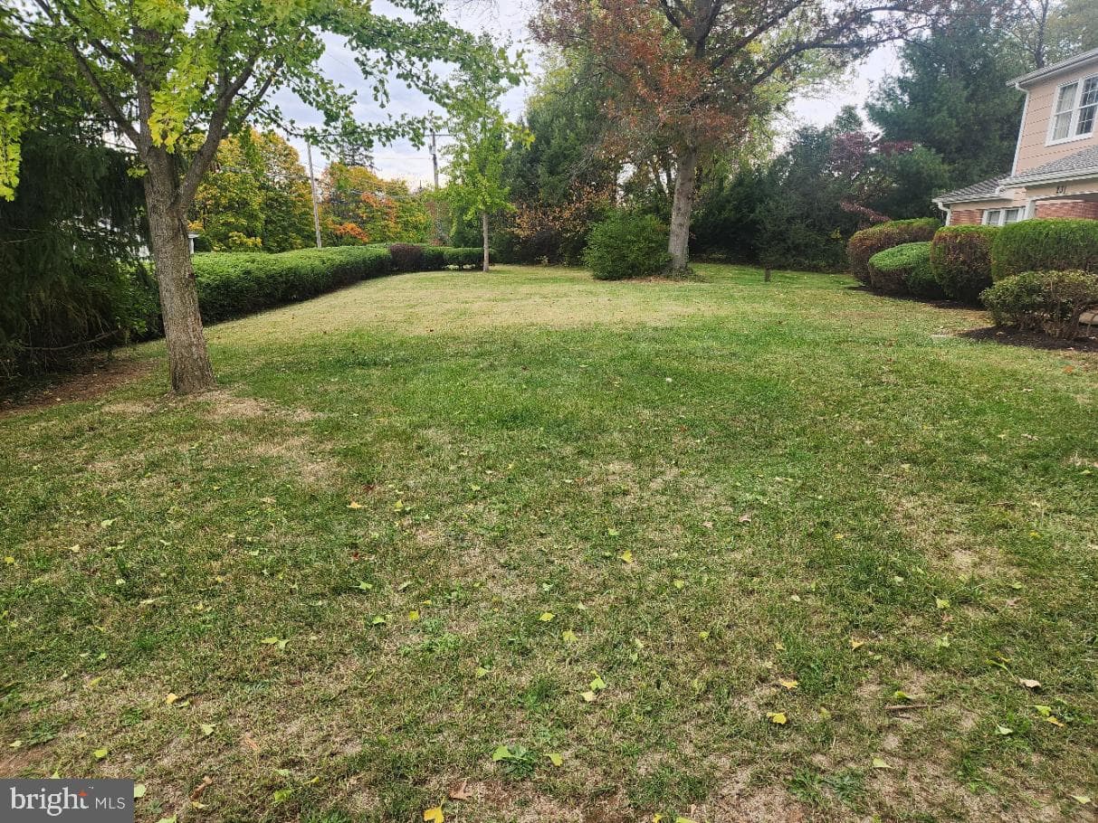 231 Jenny Wren Drive photo 2