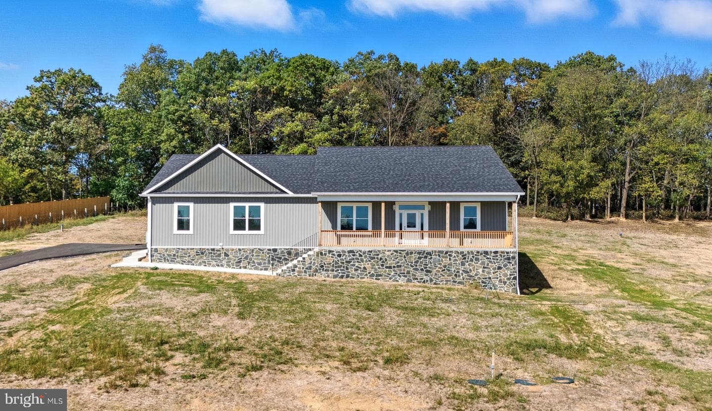 607 Slonaker Lane photo 1