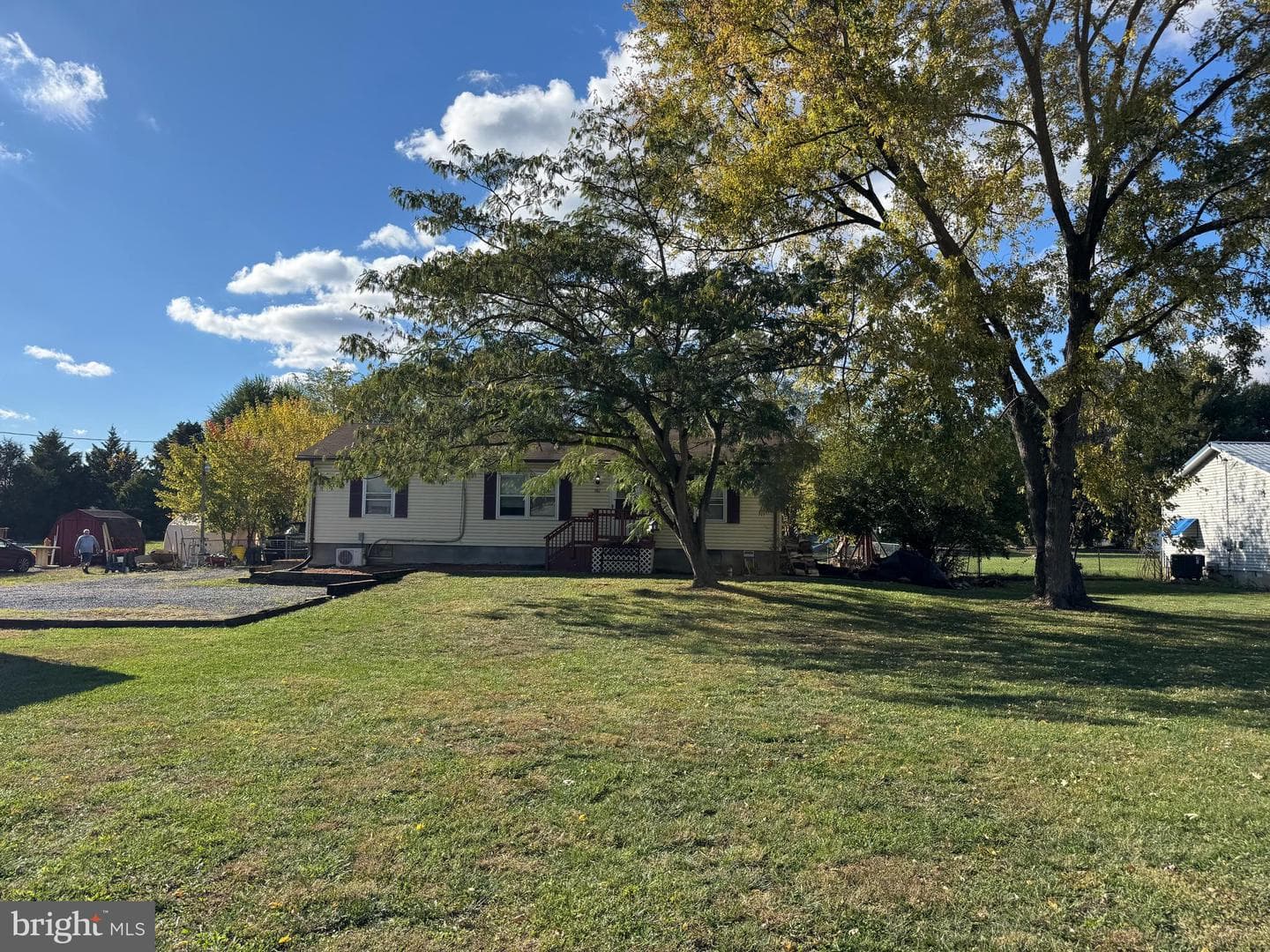 382 Fegan Road photo 2