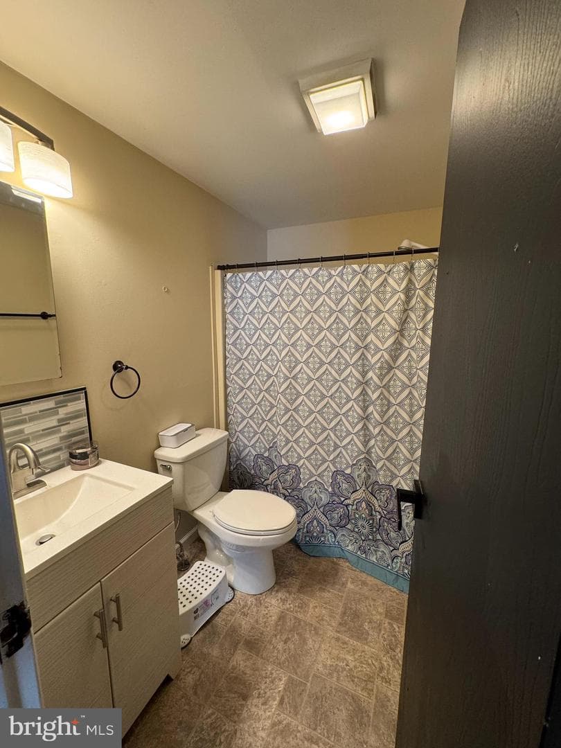 382 Fegan Road photo 37