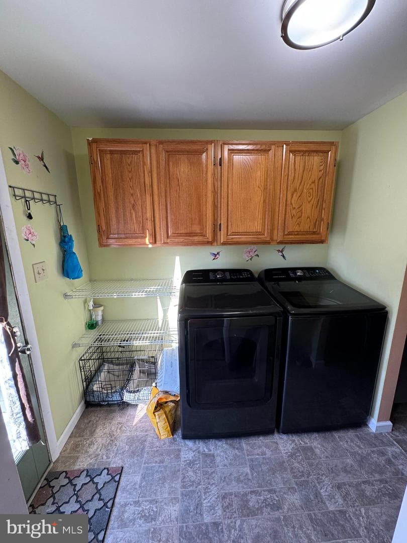 382 Fegan Road photo 40