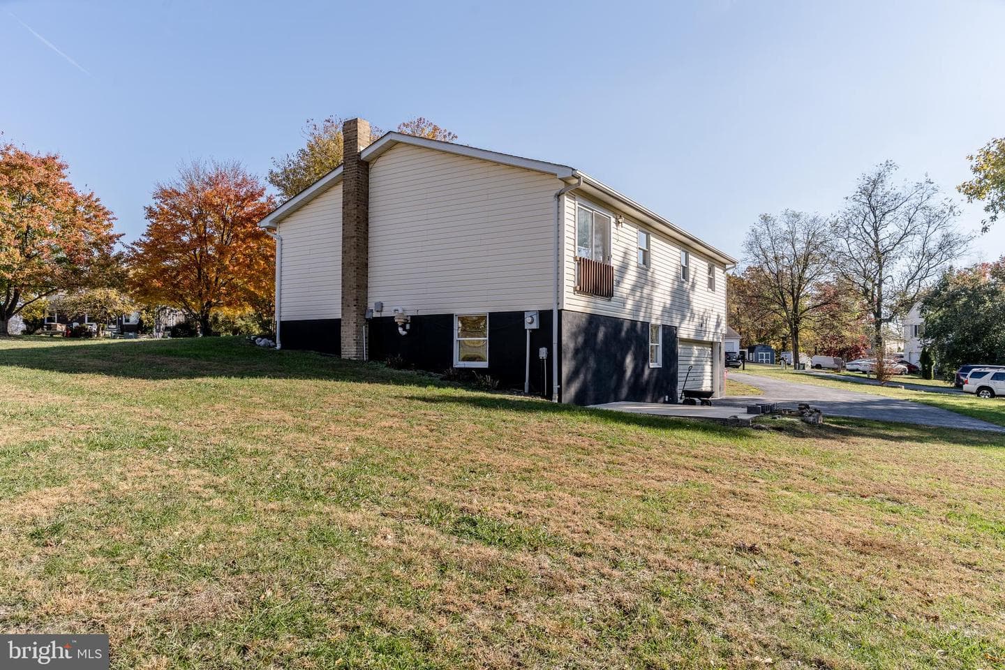 392 Clifford Drive photo 8