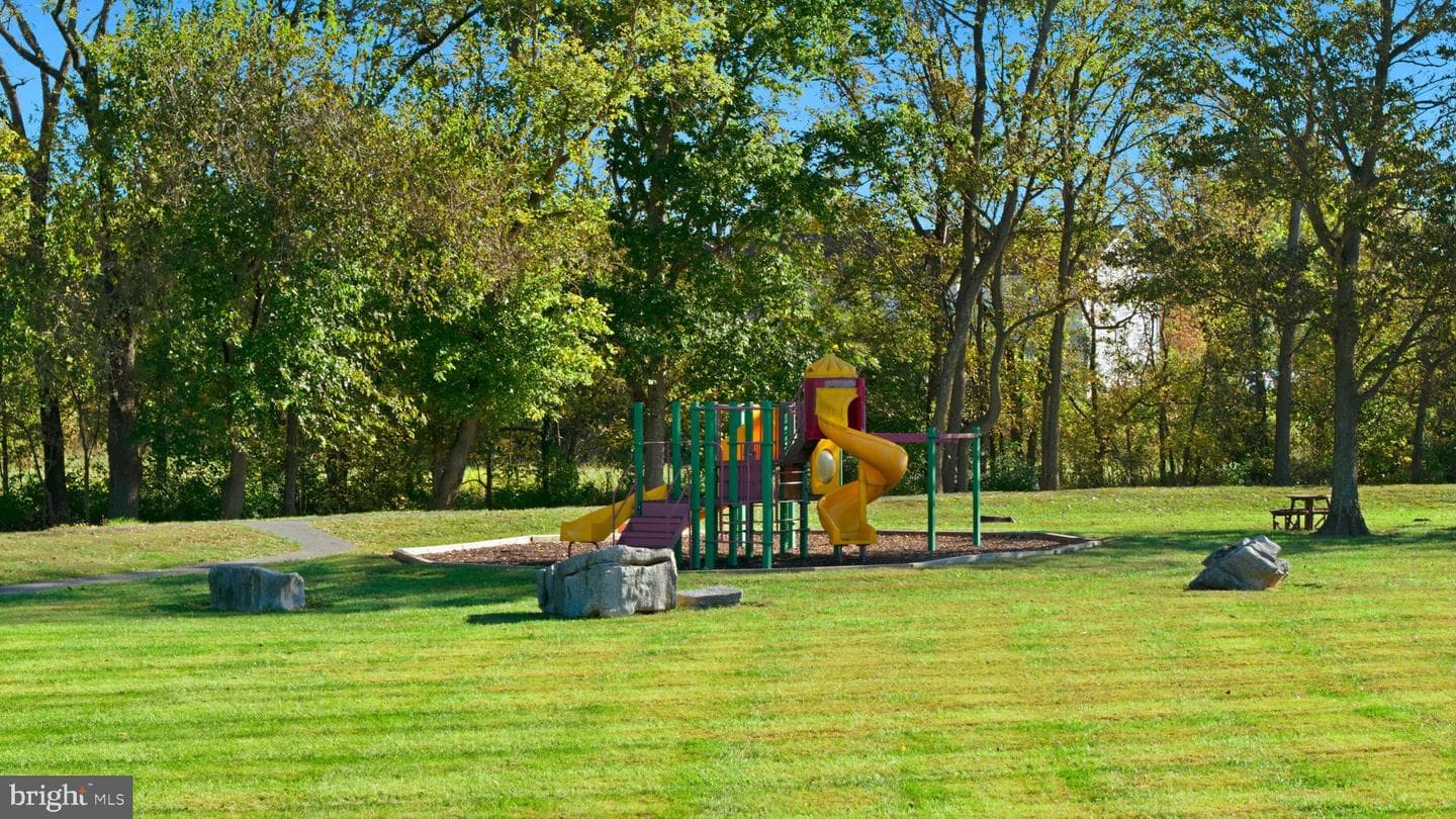 102 Traders Way photo 50