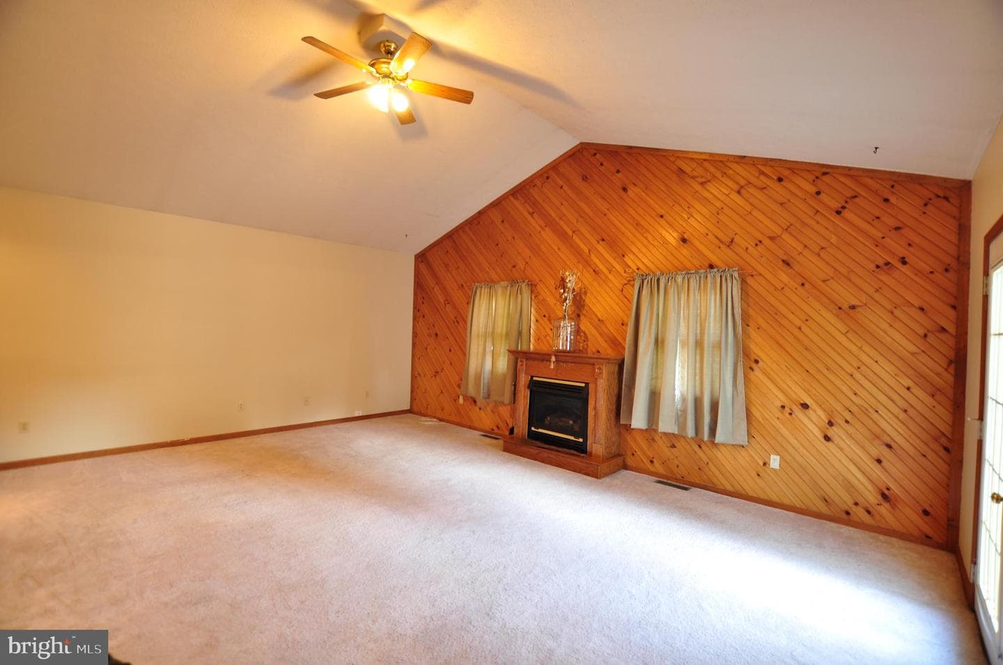 347 Irish Lane photo 20