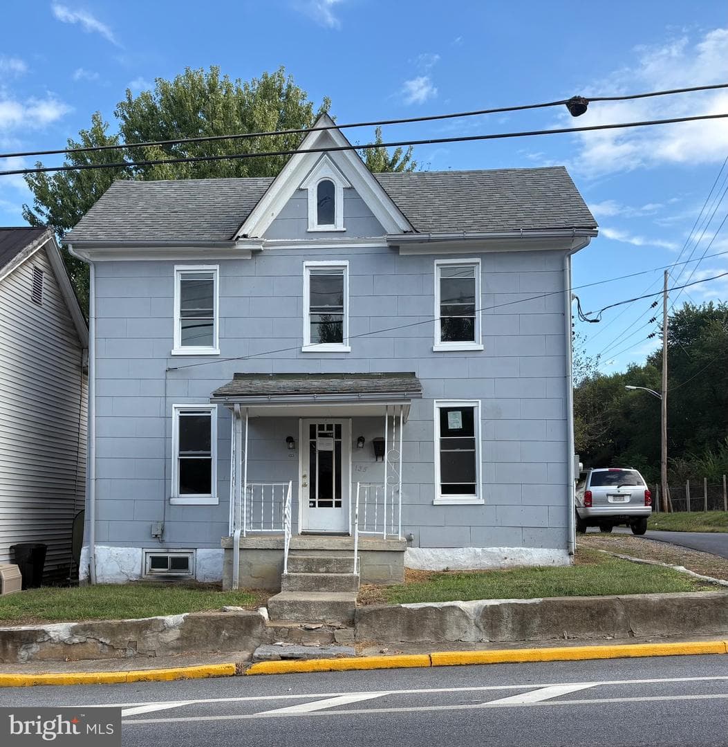 135 Woodbury Avenue photo 2