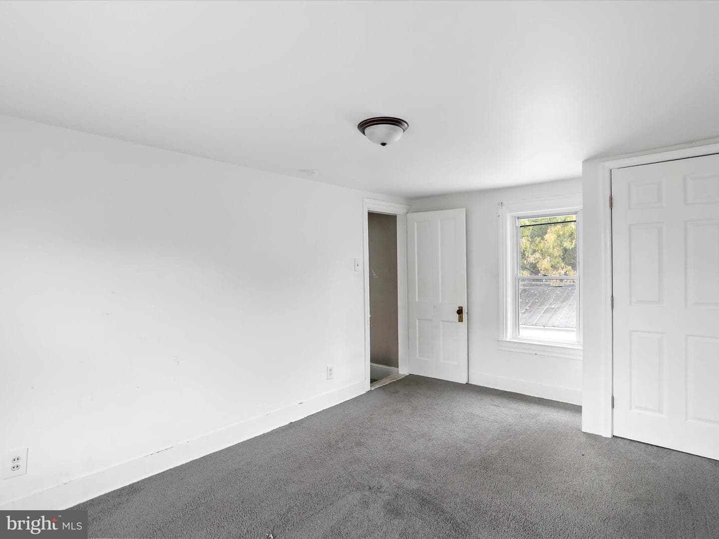 135 Woodbury Avenue photo 20