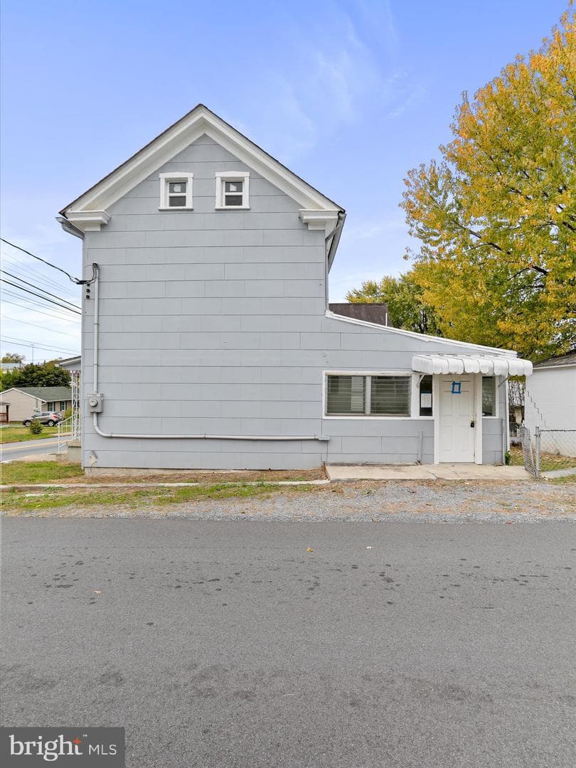 135 Woodbury Avenue photo 29