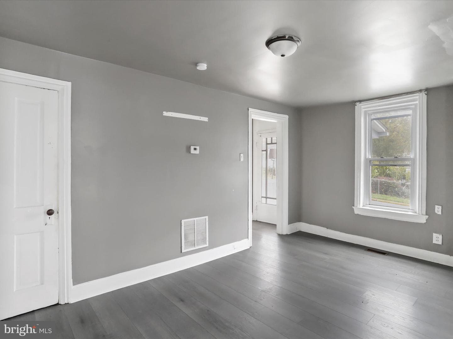 135 Woodbury Avenue photo 8