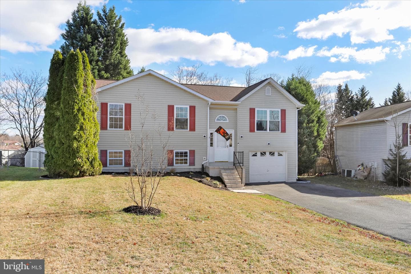151 Farm Pond Lane photo 3