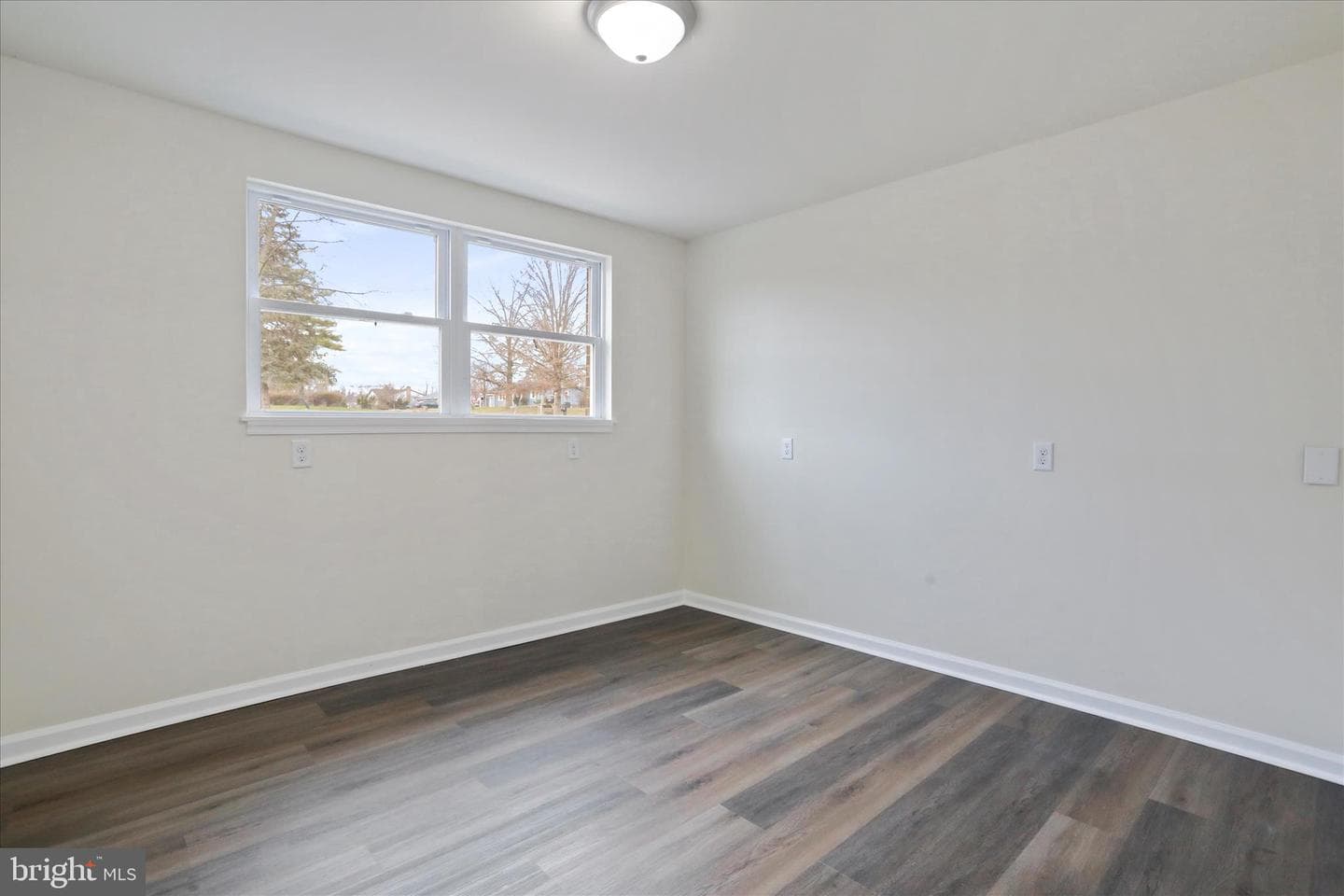 672 Montmorency Drive photo 31
