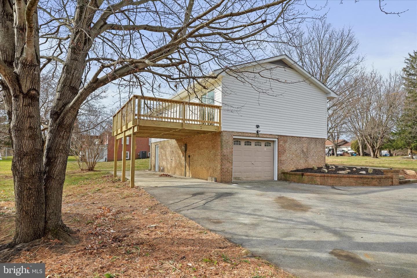 672 Montmorency Drive photo 40