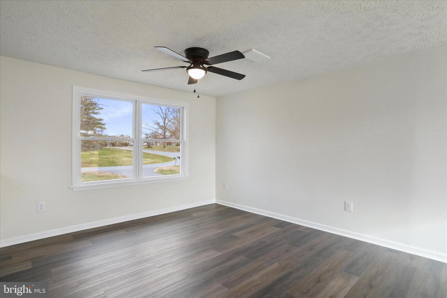 672 Montmorency Drive photo 6