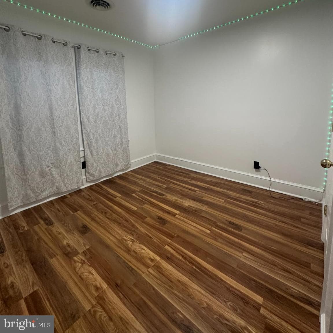 633 N Queen Street photo 15