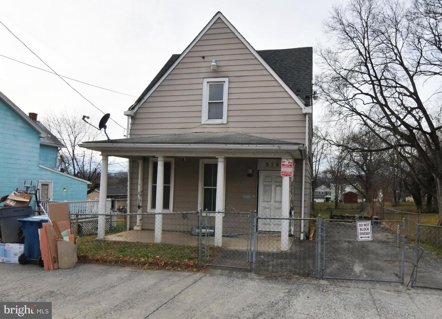 526 N High St photo 1