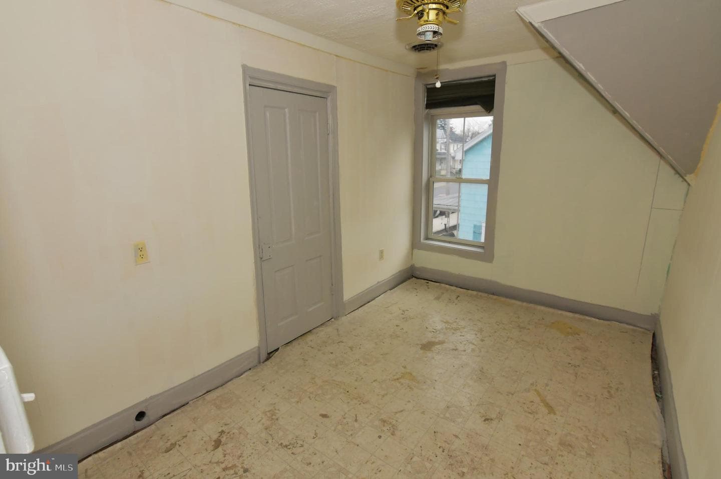 526 N High St photo 13
