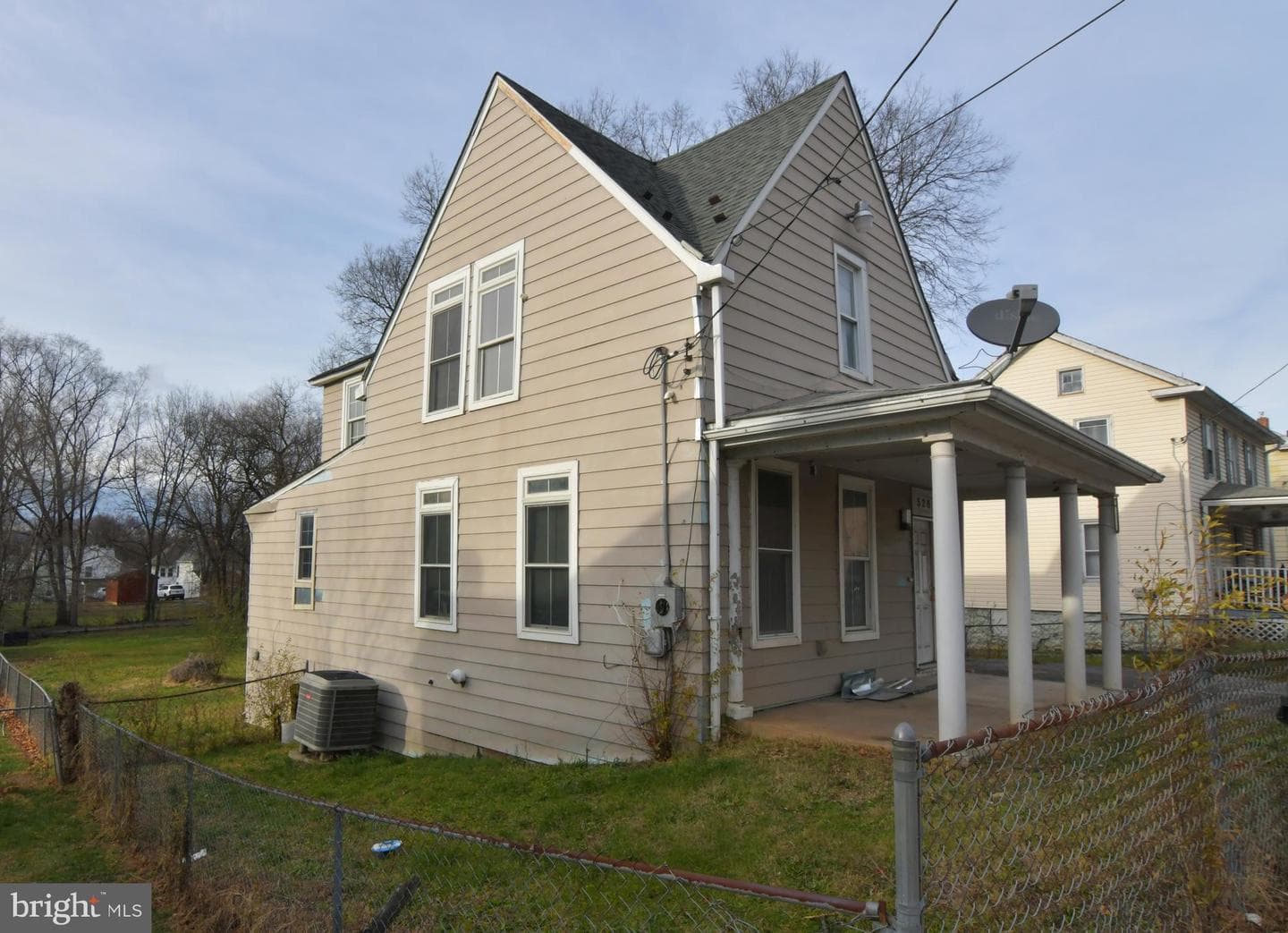 526 N High St photo 3