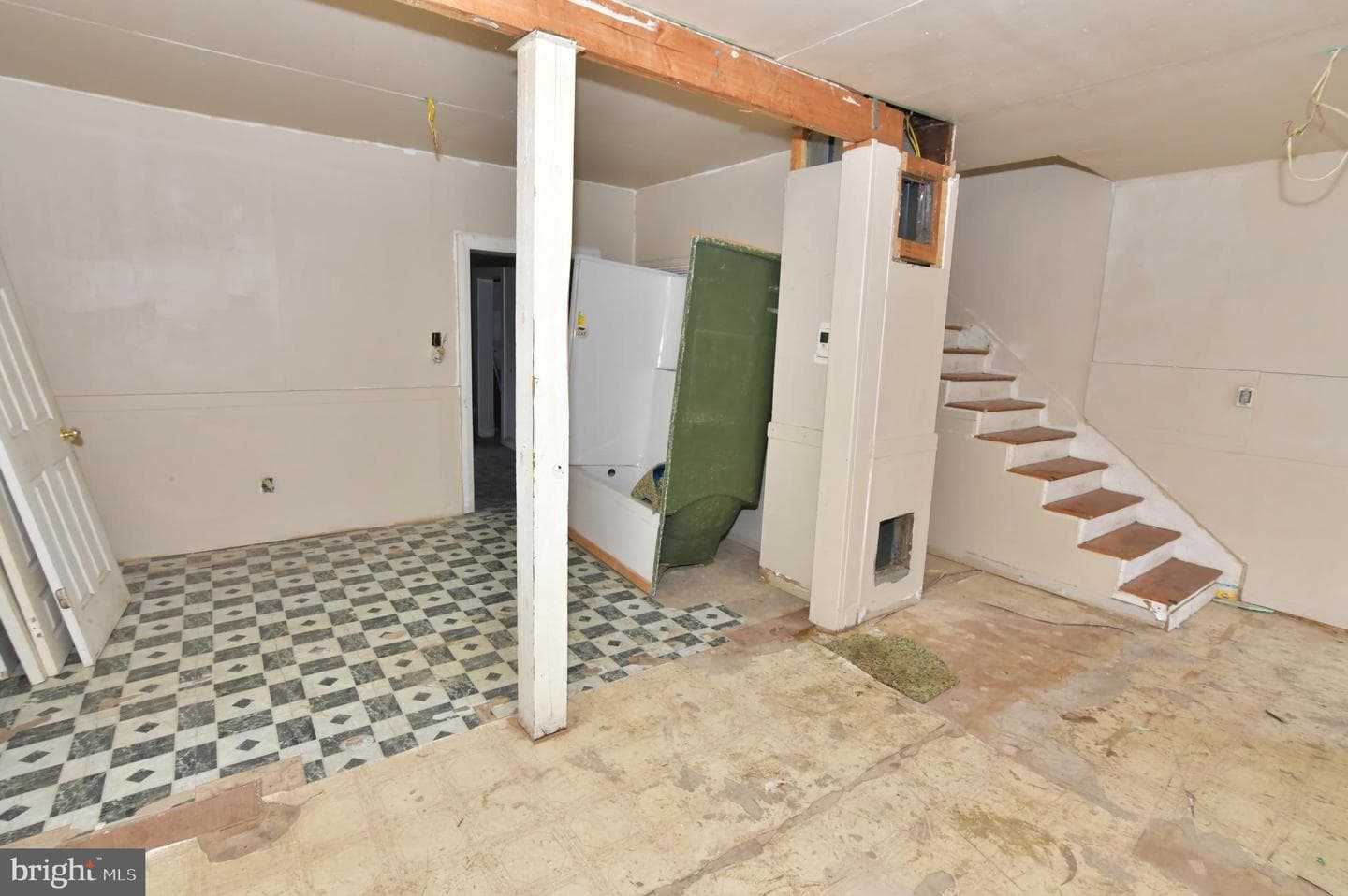 526 N High St photo 7
