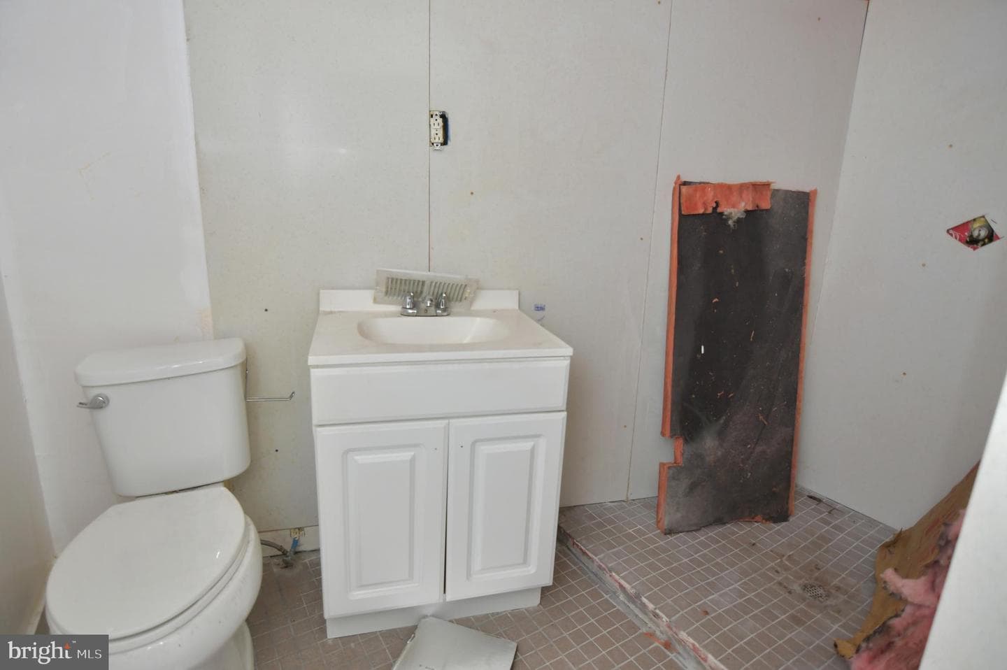122 Five Point Ave photo 17