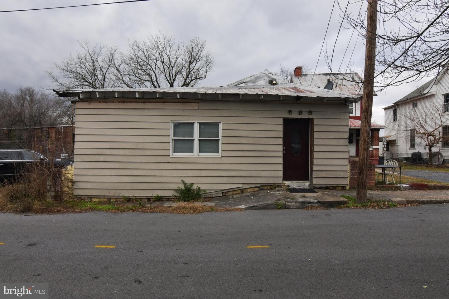 122 Five Point Ave photo 3