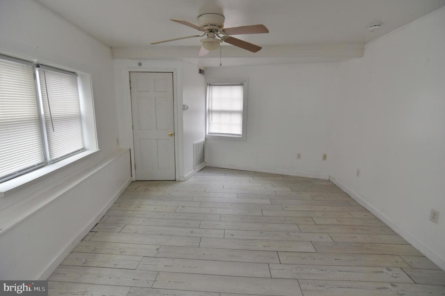 122 Five Point Ave photo 5