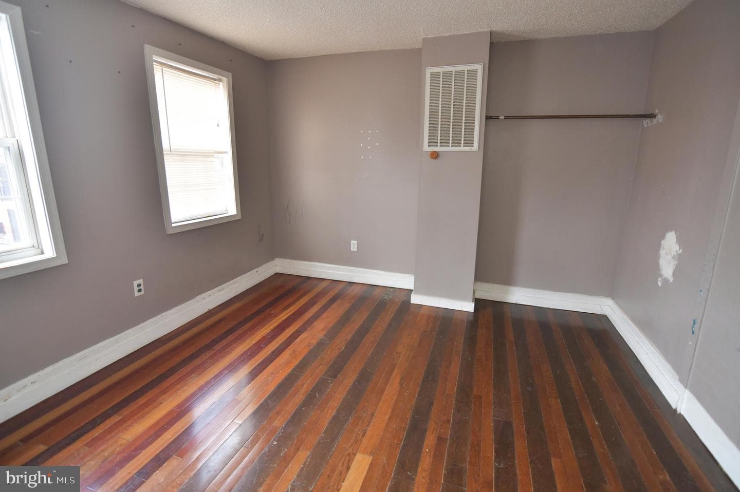 115 N Spring Street photo 16