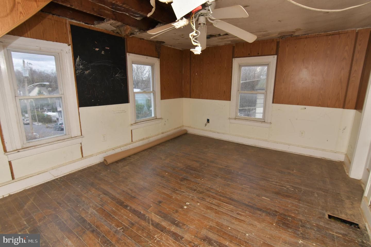 122 S High St photo 16