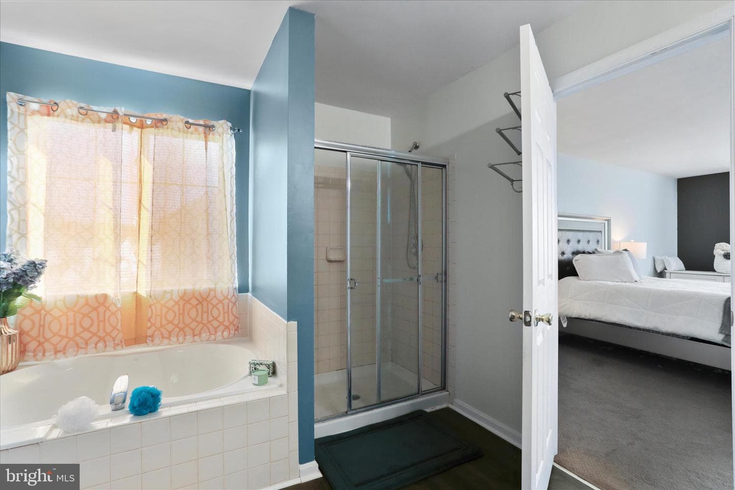 105 Chardin Court photo 37