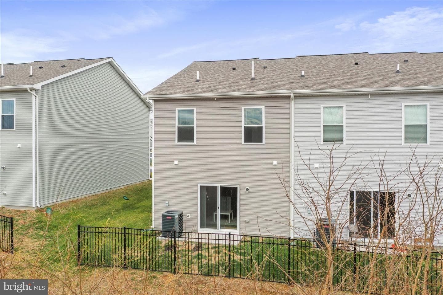 193 Hampstead Boulevard photo 32