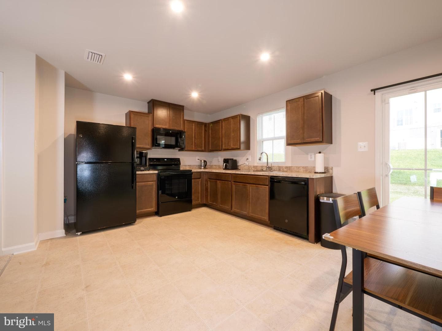 35 Calais Place photo 6