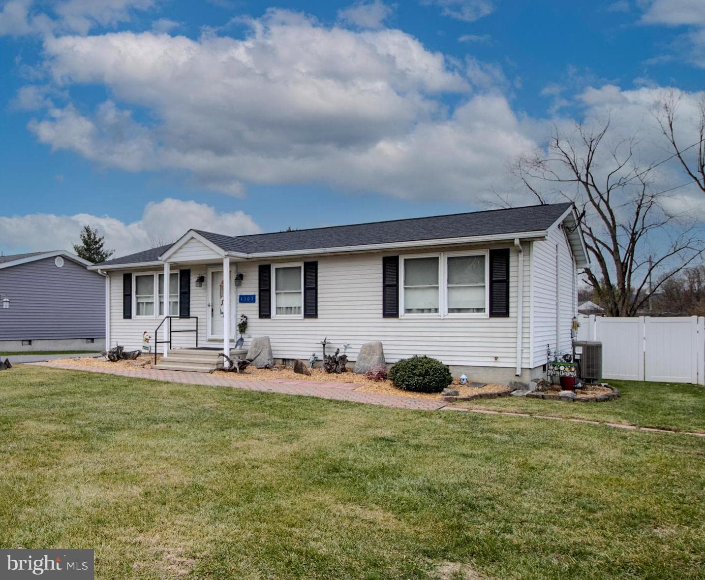 1305 W Virginia Avenue photo 3