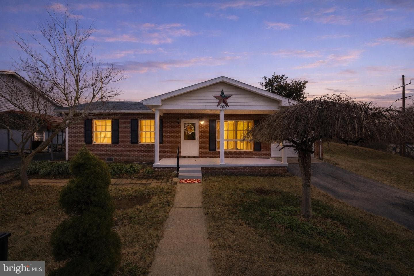 140 Capital Drive photo 1