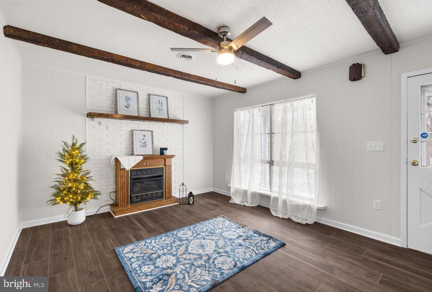 140 Capital Drive photo 6