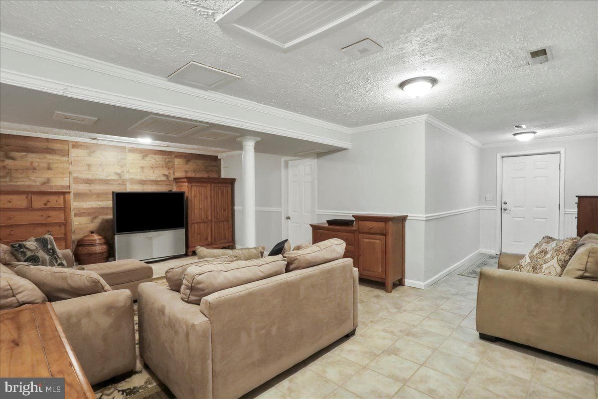 102 Basswood Drive photo 34