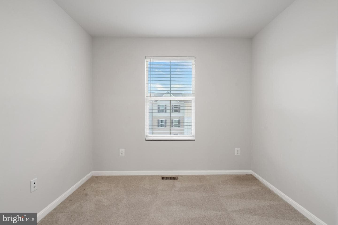 51 Thrower Road photo 26