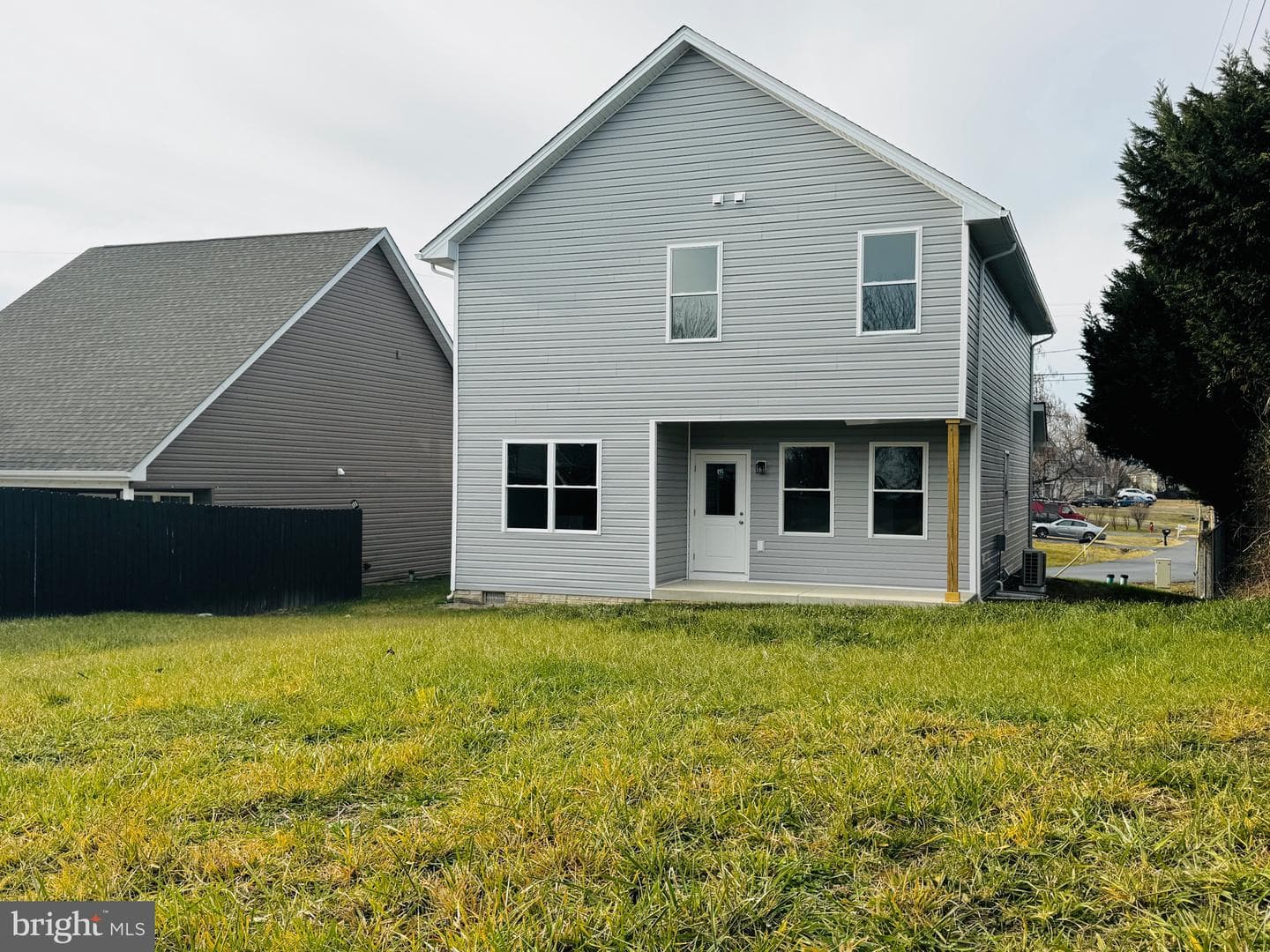 615 N Western Avenue photo 2
