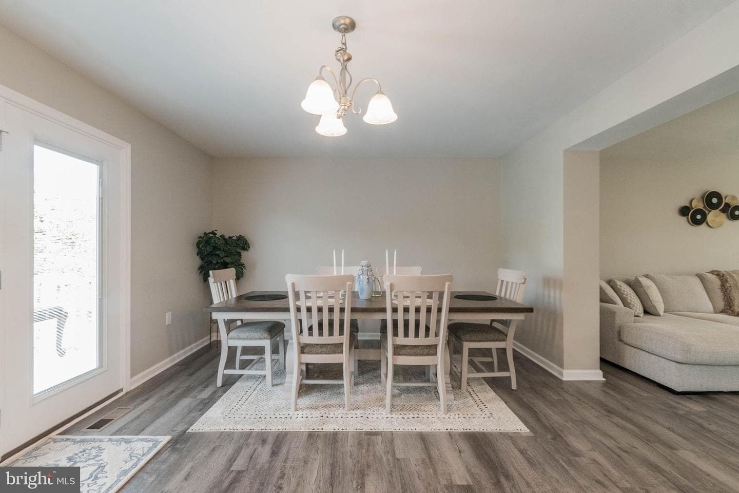 342 Europa Way photo 15