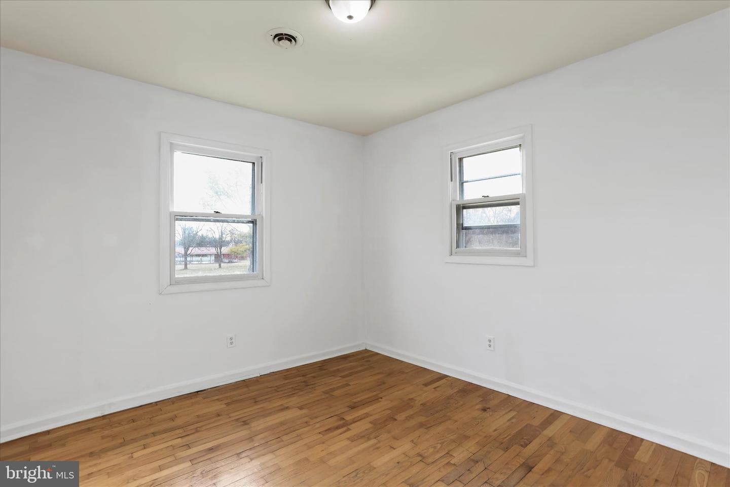 186 Talbott Avenue photo 17