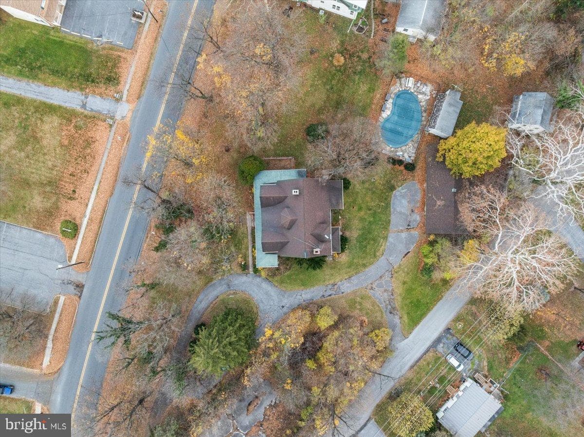 1017 Winchester Avenue photo 10