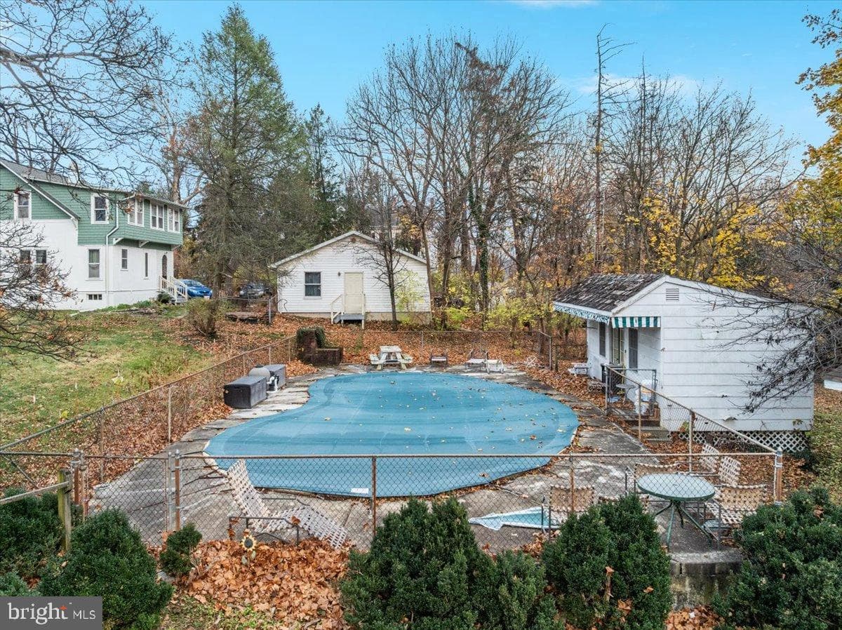1017 Winchester Avenue photo 4