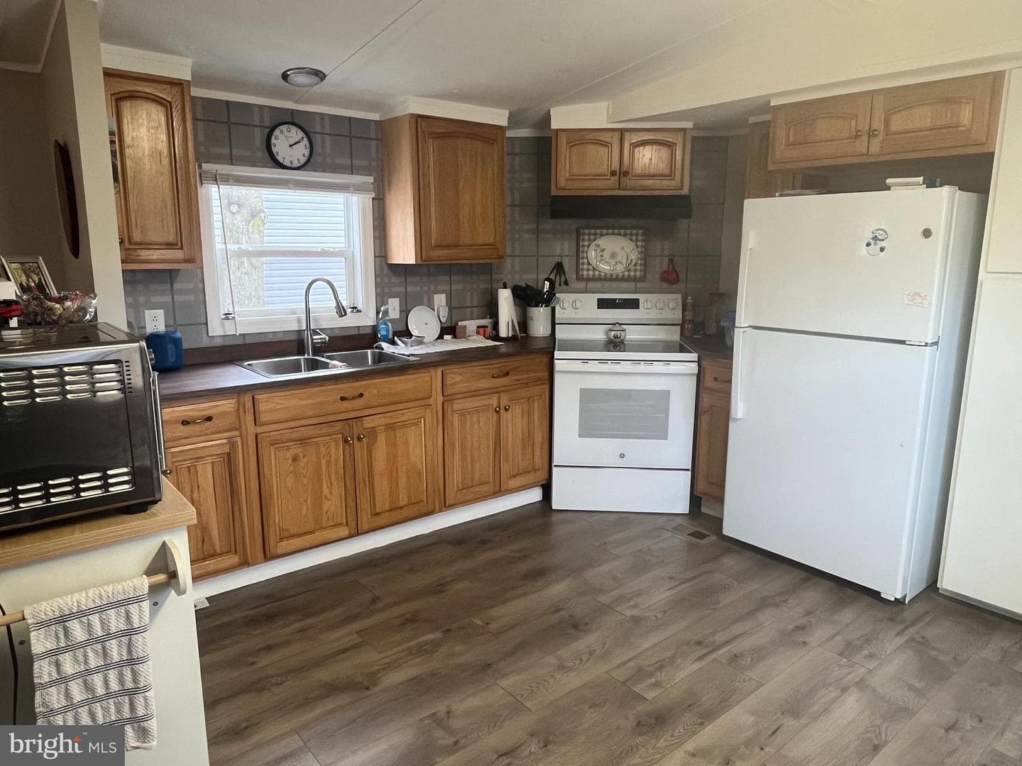 202 Janesa Drive photo 3