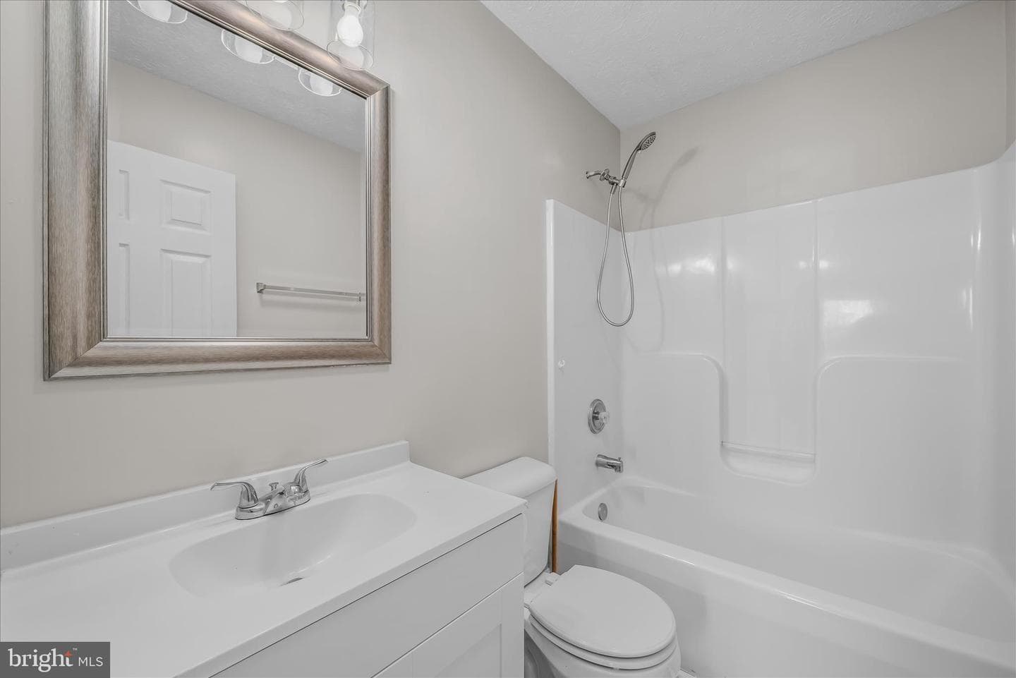 120 Nottingham Boulevard photo 21