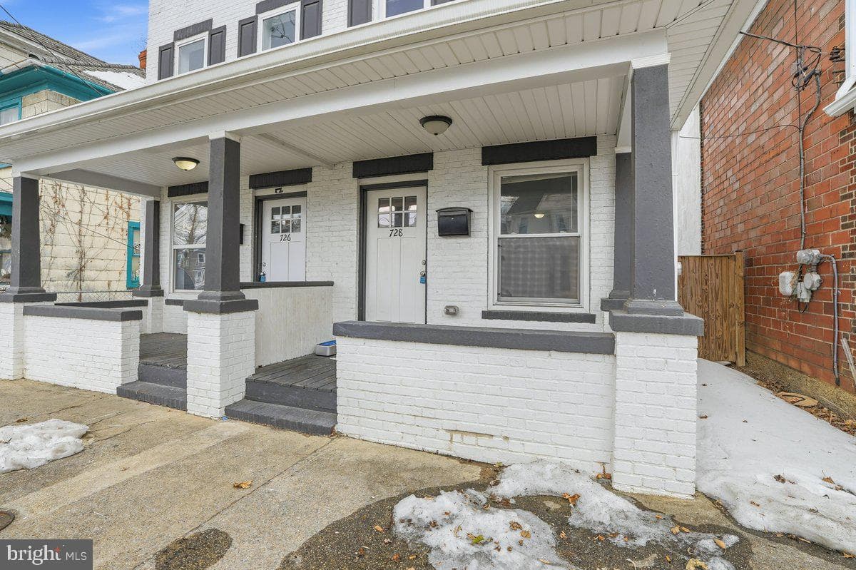 728 N Queen Street