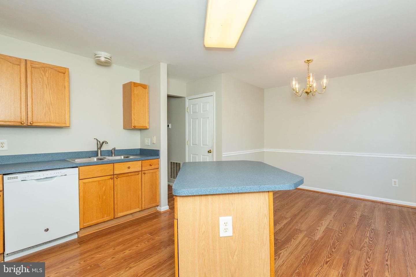 858 Marquette Drive photo 7