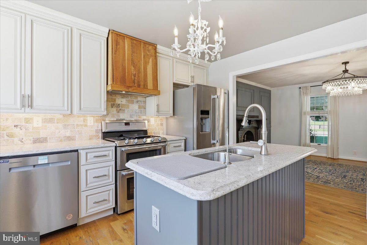 305 N Red Hill Road photo 15