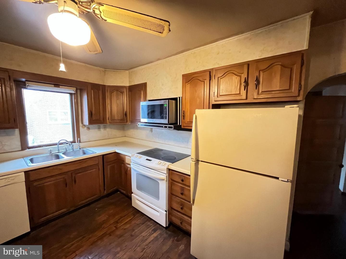 613 Albert Street photo 12