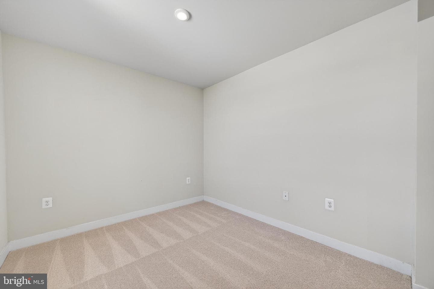 54 Norfolk Lane photo 21