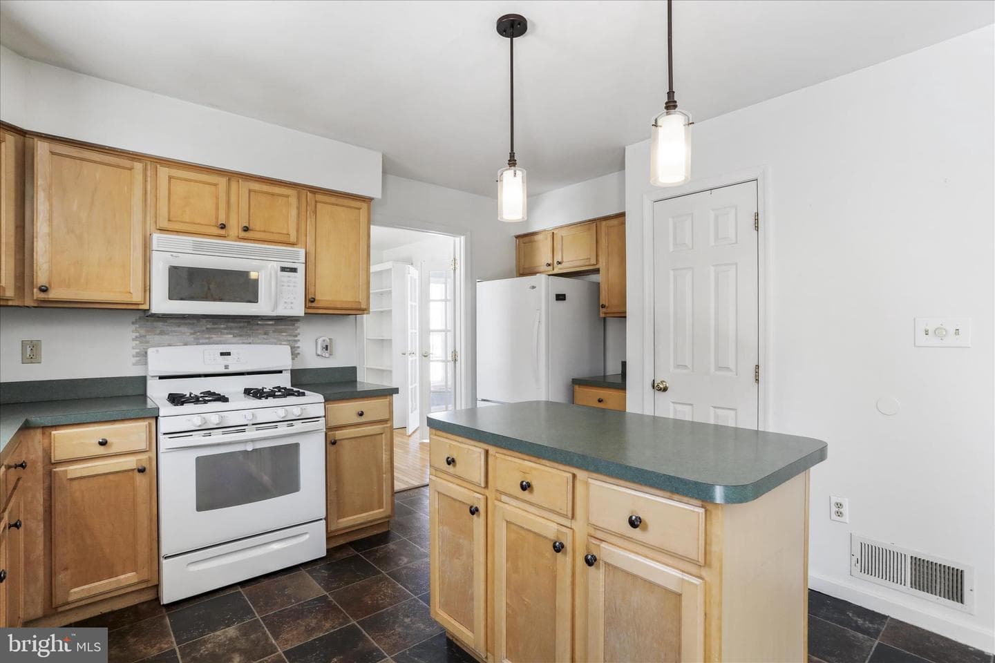 10 Shoal Creek Court photo 3