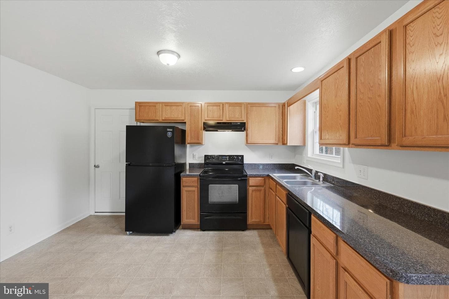104 Basin Drive photo 10