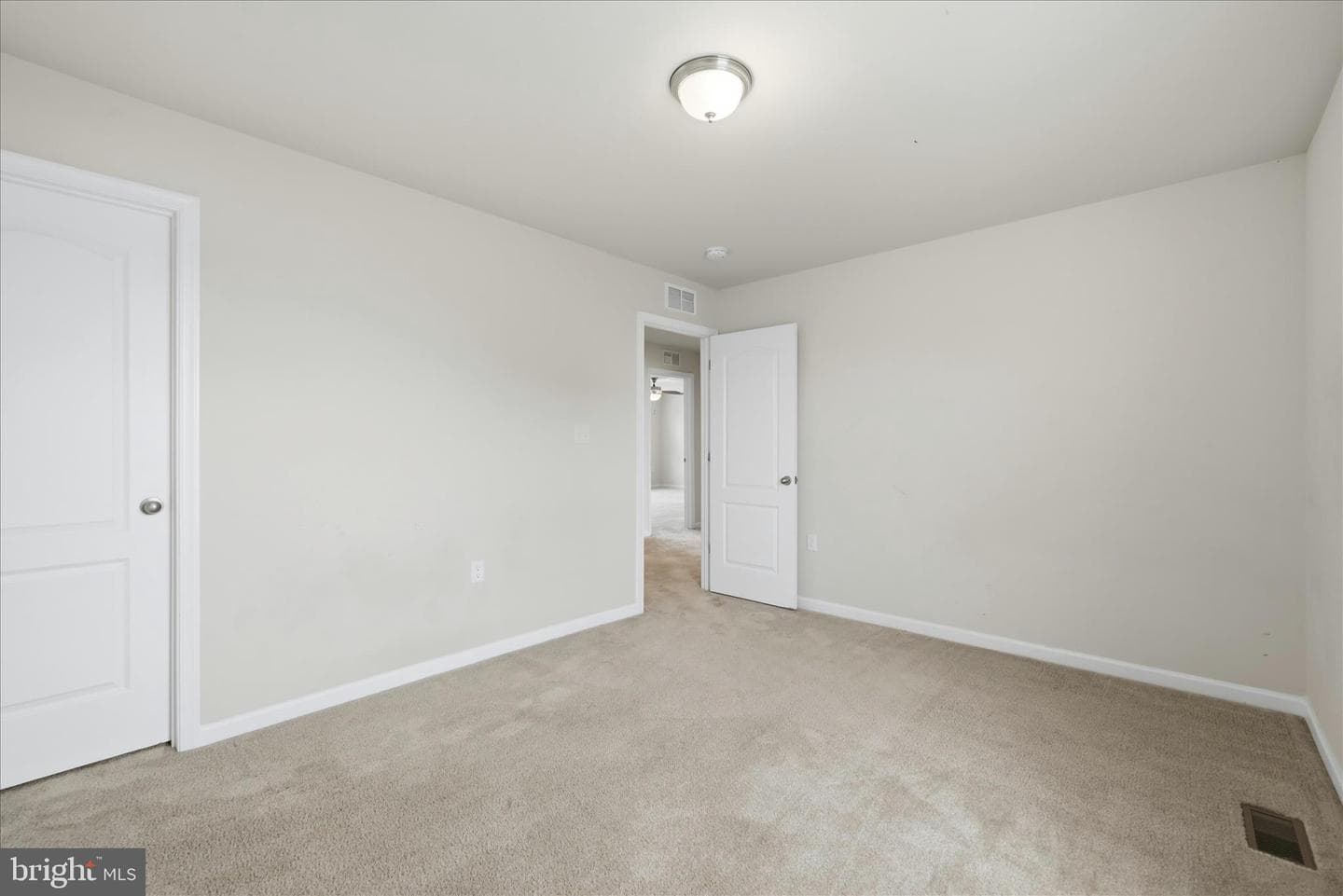 152 Eurasian Drive photo 95