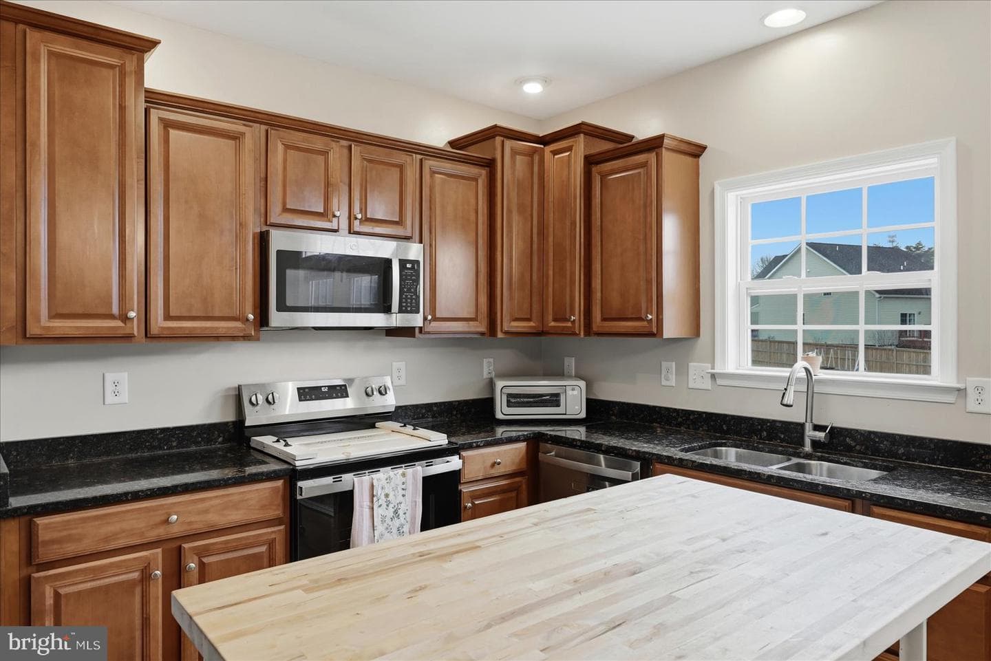 75 Babylonica Court photo 16